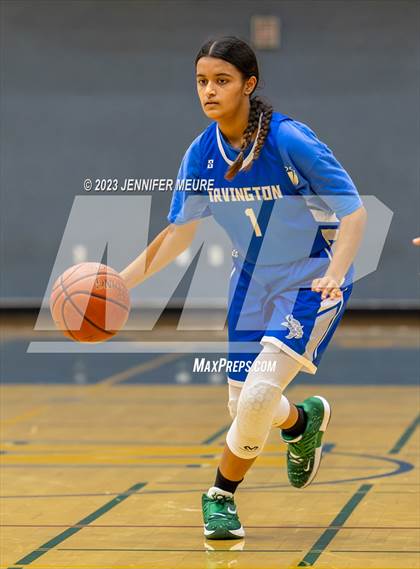 Thumbnail 3 in Newark Memorial vs Irvington (Newark Optimist Club Holiday Classic) photogallery.