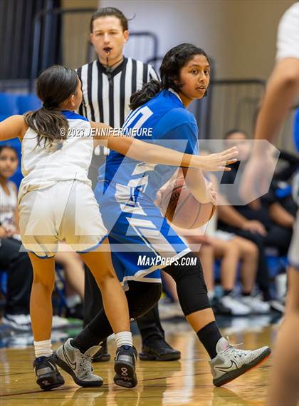 Thumbnail 2 in Newark Memorial vs Irvington (Newark Optimist Club Holiday Classic) photogallery.