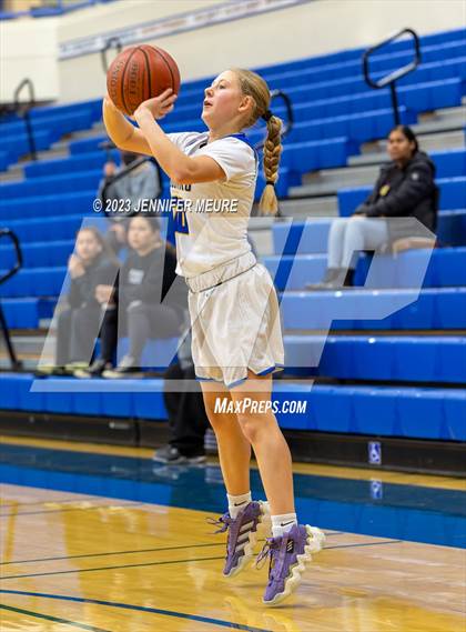 Thumbnail 2 in Newark Memorial vs Irvington (Newark Optimist Club Holiday Classic) photogallery.