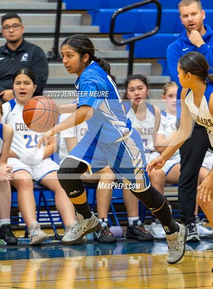 Thumbnail 1 in Newark Memorial vs Irvington (Newark Optimist Club Holiday Classic) photogallery.