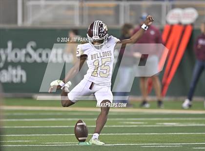 Thumbnail 2 in Vandegrift vs. Summer Creek (UIL 6A D2 Football Semifinal) photogallery.