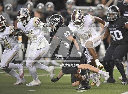 Thumbnail 2 in Vandegrift vs. Summer Creek (UIL 6A D2 Football Semifinal) photogallery.