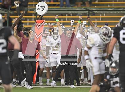 Thumbnail 2 in Vandegrift vs. Summer Creek (UIL 6A D2 Football Semifinal) photogallery.