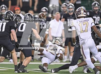 Thumbnail 2 in Vandegrift vs. Summer Creek (UIL 6A D2 Football Semifinal) photogallery.