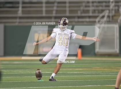 Thumbnail 3 in Vandegrift vs. Summer Creek (UIL 6A D2 Football Semifinal) photogallery.