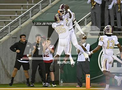 Thumbnail 3 in Vandegrift vs. Summer Creek (UIL 6A D2 Football Semifinal) photogallery.