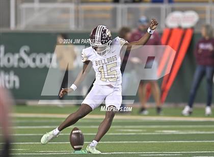 Thumbnail 3 in Vandegrift vs. Summer Creek (UIL 6A D2 Football Semifinal) photogallery.