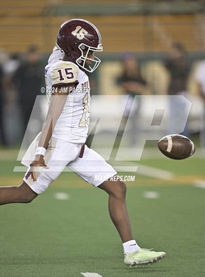 Thumbnail 2 in Vandegrift vs. Summer Creek (UIL 6A D2 Football Semifinal) photogallery.