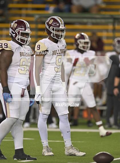 Thumbnail 2 in Vandegrift vs. Summer Creek (UIL 6A D2 Football Semifinal) photogallery.
