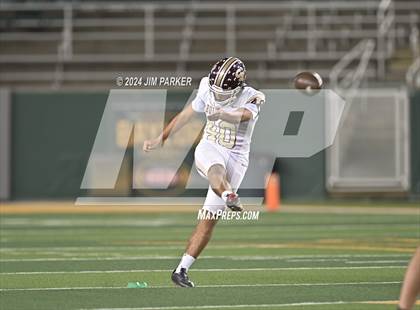 Thumbnail 3 in Vandegrift vs. Summer Creek (UIL 6A D2 Football Semifinal) photogallery.