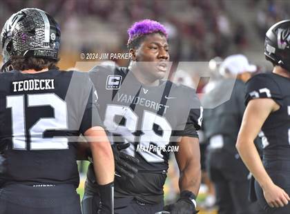 Thumbnail 2 in Vandegrift vs. Summer Creek (UIL 6A D2 Football Semifinal) photogallery.