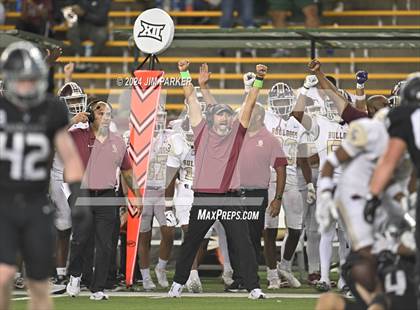 Thumbnail 1 in Vandegrift vs. Summer Creek (UIL 6A D2 Football Semifinal) photogallery.