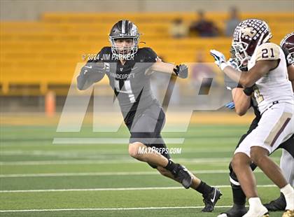 Thumbnail 3 in Vandegrift vs. Summer Creek (UIL 6A D2 Football Semifinal) photogallery.