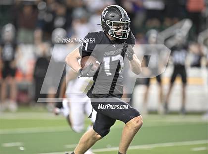 Thumbnail 3 in Vandegrift vs. Summer Creek (UIL 6A D2 Football Semifinal) photogallery.