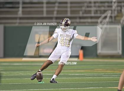 Thumbnail 1 in Vandegrift vs. Summer Creek (UIL 6A D2 Football Semifinal) photogallery.