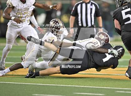 Thumbnail 2 in Vandegrift vs. Summer Creek (UIL 6A D2 Football Semifinal) photogallery.