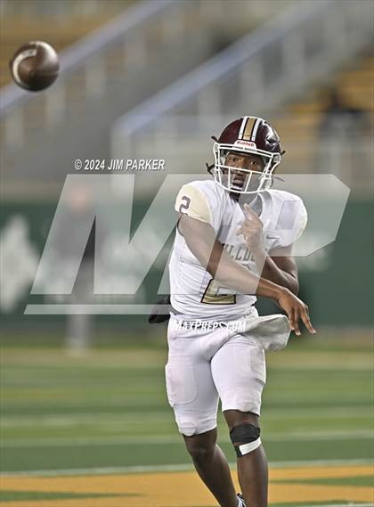 Thumbnail 2 in Vandegrift vs. Summer Creek (UIL 6A D2 Football Semifinal) photogallery.
