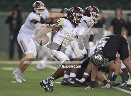 Thumbnail 2 in Vandegrift vs. Summer Creek (UIL 6A D2 Football Semifinal) photogallery.
