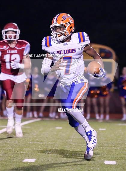 Thumbnail 2 in St. Louis Catholic @ E.D. White(LHSAA Division II 1st Round) photogallery.