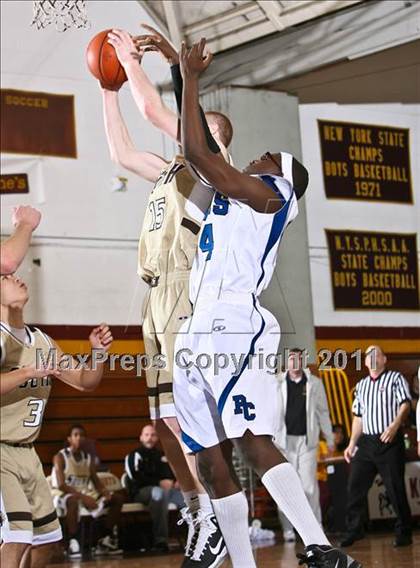Thumbnail 2 in Port Chester vs Clarkstown South (Section One Super Saturday) photogallery.