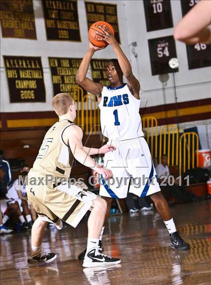 Thumbnail 2 in Port Chester vs Clarkstown South (Section One Super Saturday) photogallery.
