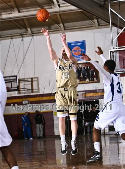 Thumbnail 2 in Port Chester vs Clarkstown South (Section One Super Saturday) photogallery.