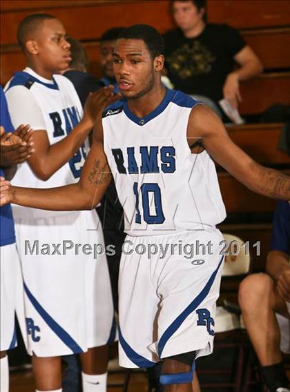 Thumbnail 3 in Port Chester vs Clarkstown South (Section One Super Saturday) photogallery.