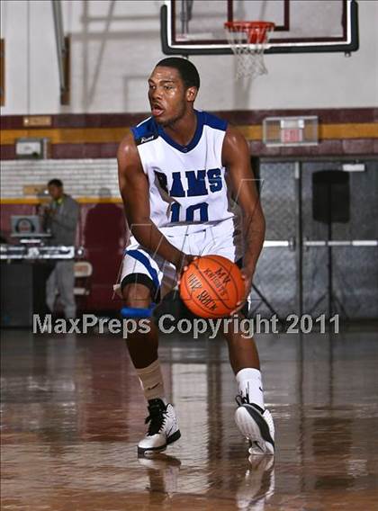 Thumbnail 2 in Port Chester vs Clarkstown South (Section One Super Saturday) photogallery.