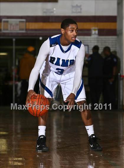 Thumbnail 3 in Port Chester vs Clarkstown South (Section One Super Saturday) photogallery.