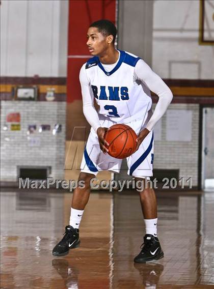 Thumbnail 3 in Port Chester vs Clarkstown South (Section One Super Saturday) photogallery.