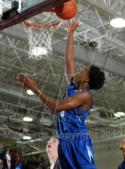 Thumbnail 3 in Capital Christian vs. Jackson (MaxPreps Holiday Classic Invitational Championship) photogallery.