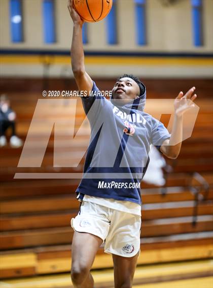 Thumbnail 2 in Terry Sanford vs. Pine Forest photogallery.