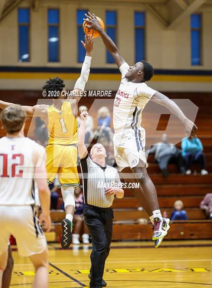 Thumbnail 2 in Terry Sanford vs. Pine Forest photogallery.