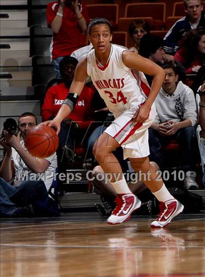 Thumbnail 1 in Mercy vs. Norwich Free Academy (CIAC Class LL Final) photogallery.