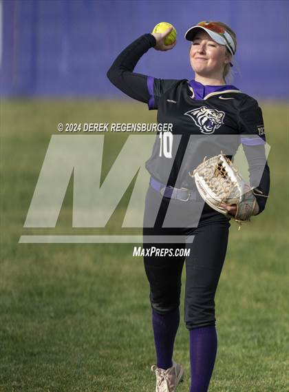 Thumbnail 1 in Golden vs Holy Family (CHSAA 4A Round of 32 Site 6) photogallery.