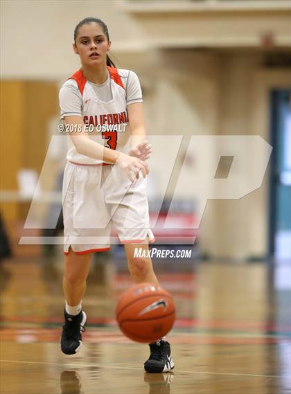 Thumbnail 3 in Saint Mary's vs. California photogallery.