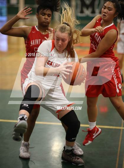 Thumbnail 3 in Saint Mary's vs. California photogallery.