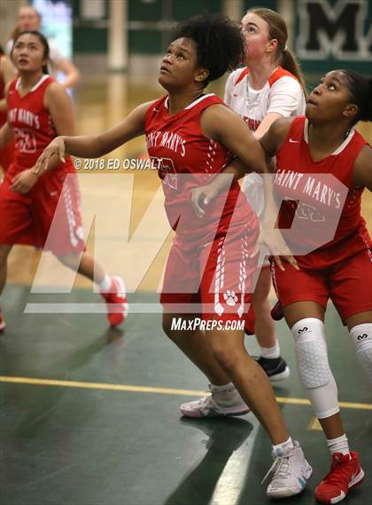 Thumbnail 2 in Saint Mary's vs. California photogallery.
