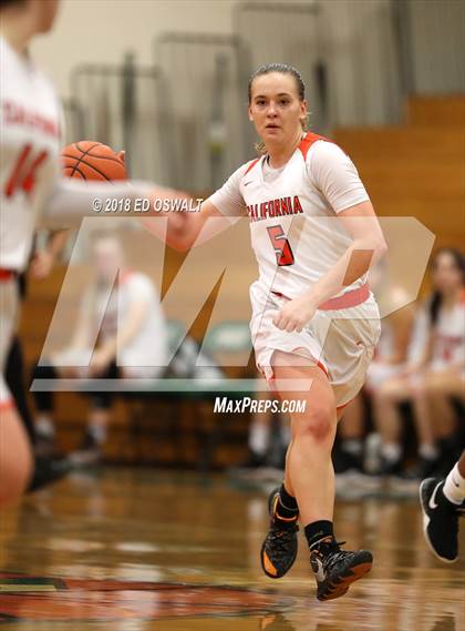 Thumbnail 3 in Saint Mary's vs. California photogallery.