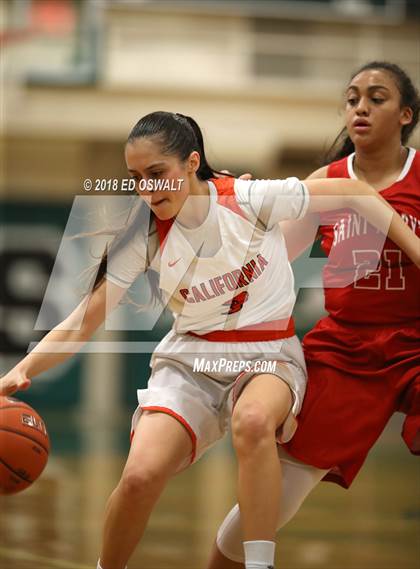 Thumbnail 1 in Saint Mary's vs. California photogallery.