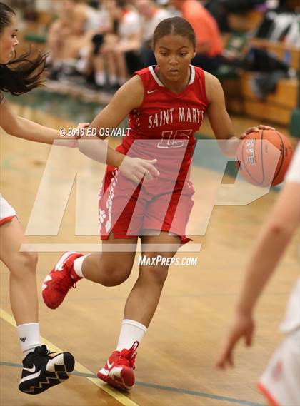Thumbnail 1 in Saint Mary's vs. California photogallery.