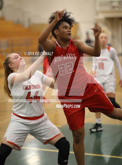 Thumbnail 2 in Saint Mary's vs. California photogallery.