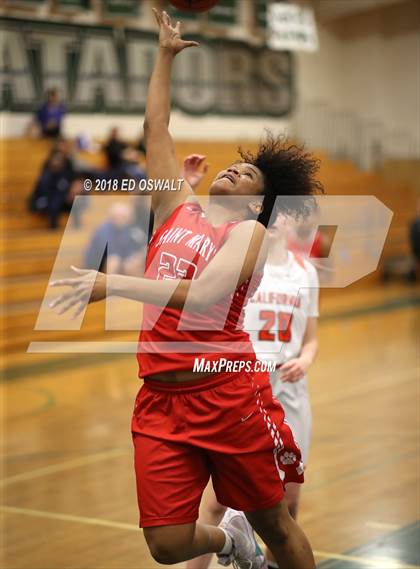 Thumbnail 3 in Saint Mary's vs. California photogallery.