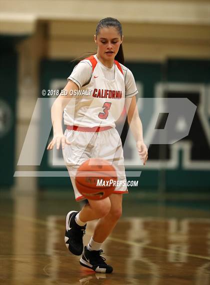 Thumbnail 3 in Saint Mary's vs. California photogallery.