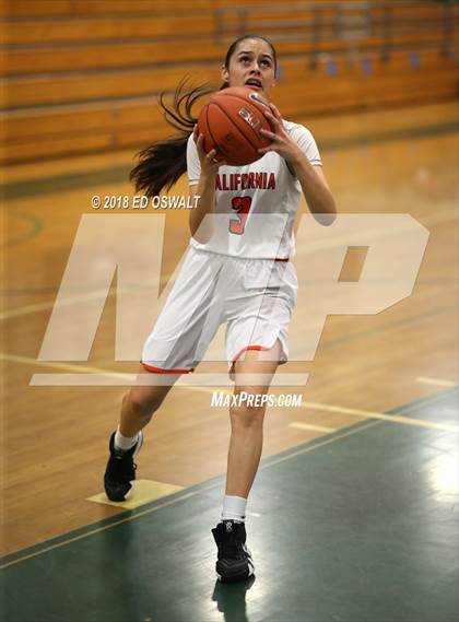 Thumbnail 3 in Saint Mary's vs. California photogallery.