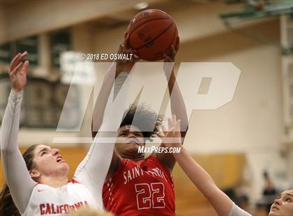 Thumbnail 2 in Saint Mary's vs. California photogallery.
