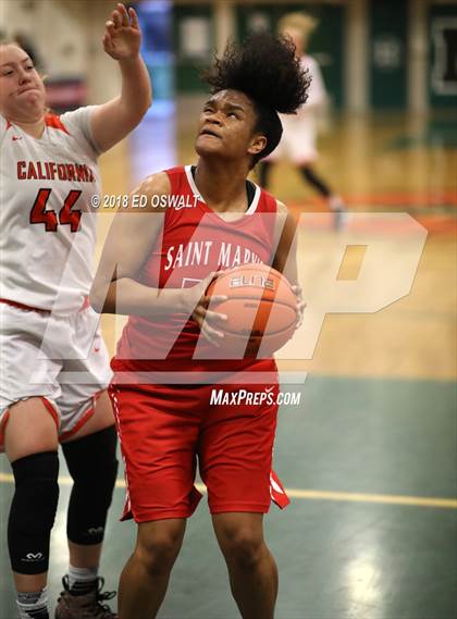 Thumbnail 2 in Saint Mary's vs. California photogallery.