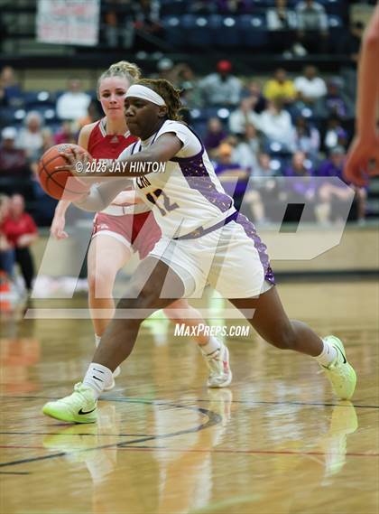 Thumbnail 3 in Glen Rose vs. Dallas Lincoln (UIL Girls Class 4A Div. II State Semifinal) photogallery.