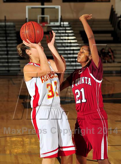 Thumbnail 2 in La Quinta vs. Palm Desert (MaxPreps Holiday Classic) photogallery.