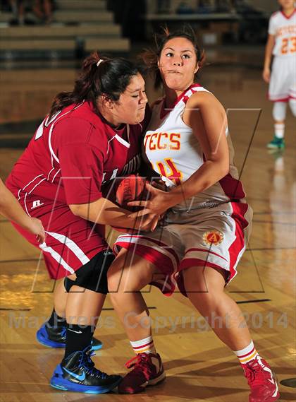 Thumbnail 3 in La Quinta vs. Palm Desert (MaxPreps Holiday Classic) photogallery.